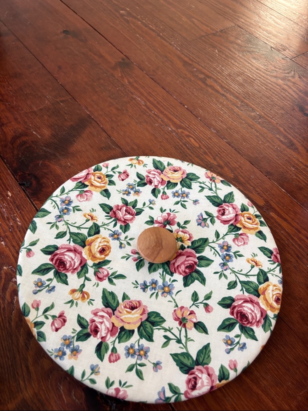 1995 Longaberger Hostess Floral Sewing Basket - Picture 5 of 8